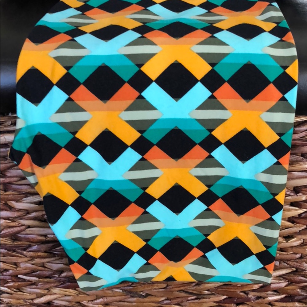 TC criss cross design LulaRoe Leggings